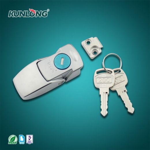 SK3-039YK Защелка натяжная с ключом, цинковый сплав